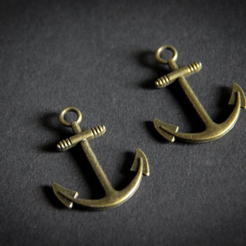Lot de 12 breloques bronze ancres marines