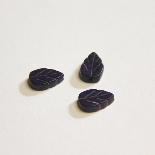 3 perles violettes feuilles