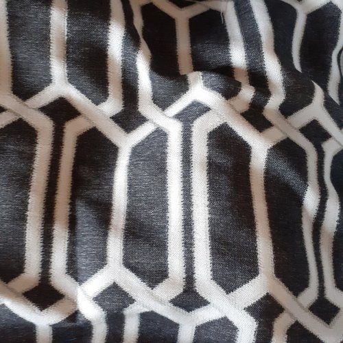 Tissu coupon jouvence thevenon , jacquard motifs géometriques