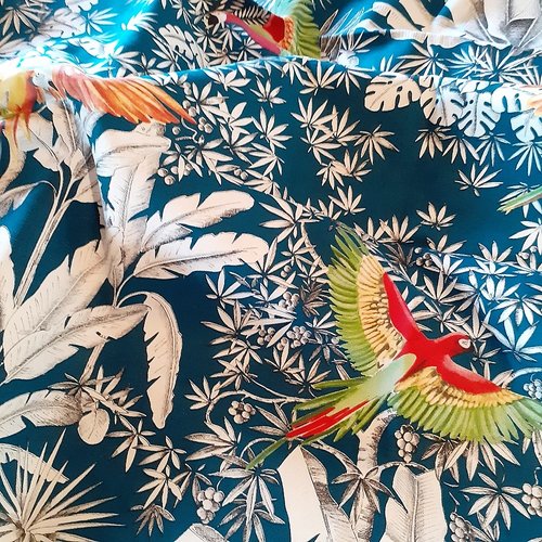 Tissu coupon perroquets mania thevenon , toile exotique, tropical, palmiers
