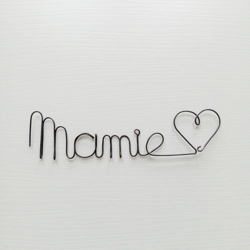 Mot "mamie" avec cœur en fil de fer recuit