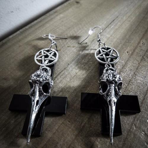 Boucles d'oreilles argentées goth crucifix "666 skull bird 666"