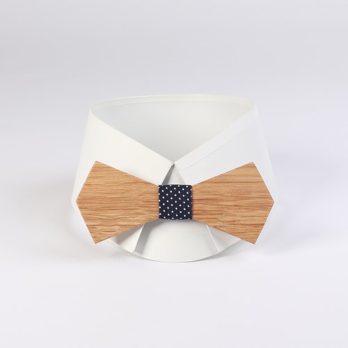 Nœud papillon en bois de chêne coton bleu marine avec des pois blancs