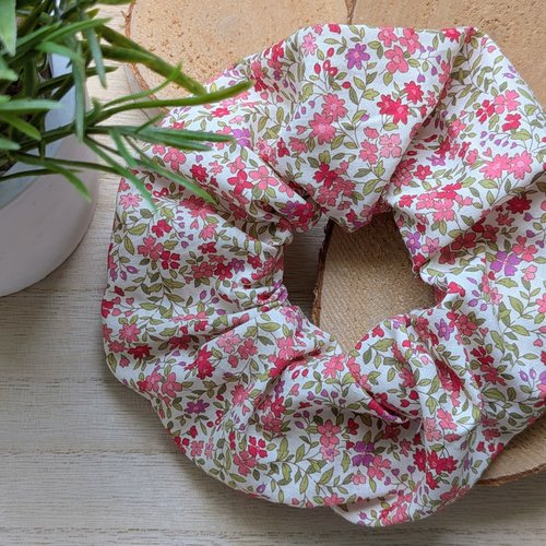Chouchou cheveux en tissu liberty floral rose et violet – fait main en france