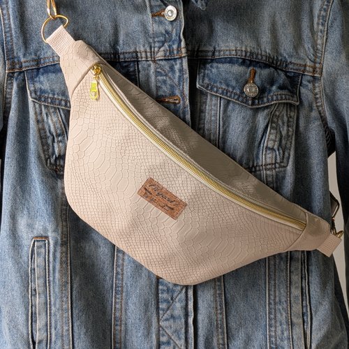 ​sac banane en simili cuir effet croco beige – doublure florale & sangle ethnique