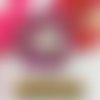 Broche fantaisie ronde kokeshi et perles magiques roses  / 5 cm de diamètre