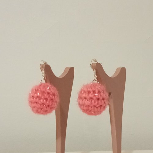 Boucles d'oreilles rose filament