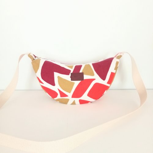 Sac demi lune motifs géométriques