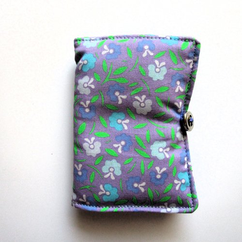 Porte-aiguilles violet