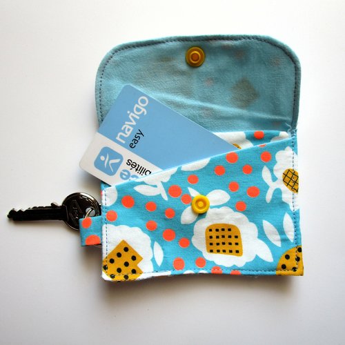 Porte-cartes/porte-clefs grosses fleurs