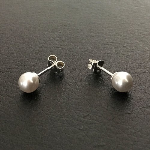 Clous d'oreilles perles nacrées blanches swarovski 6 mm et argent 925/000