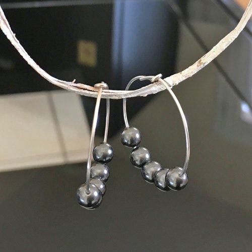 Boucles d'oreilles fines créoles argent 925/000 perles nacrées noires swarovski