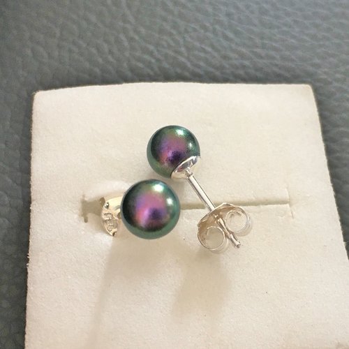 Clous d'oreilles perles nacrées swarovski violet irisé 6 mm et argent 925/000