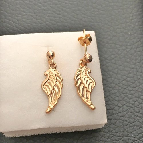 Belles boucles d'oreilles plaqué or 18 carats clous pendants ailes d'ange travaillées fermoir tige poussette 