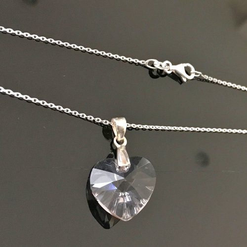 Collier pendentif coeur cristal swarovski mauve clair en argent 925/000 sur fine chaine longueur 42 cm