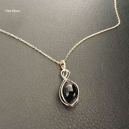 Plaqué or 18 carats - collier pendentif perle noire emprisonnée fil plaqué or sur fine chaine 42 cm 