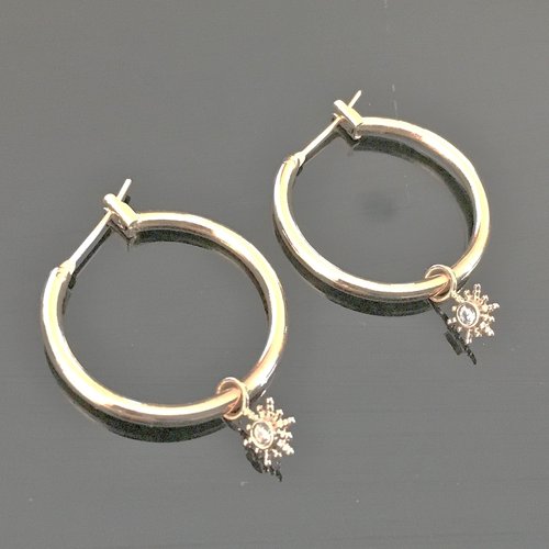 Boucles d'oreilles créoles plaqué or 18 carats pendants petites étoiles zirconium