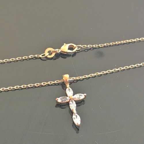 Collier croix plaqué or 18 carats et zirconium pendentif sur chaine 42 cm
