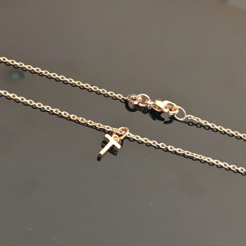 Collier initiale plaqué or 18 carats petit pendentif lettre t sur belle chaine longueur 42 cm