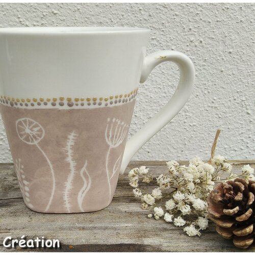 Mug céramique couleur taupe, mug fait main, tasse peint main fleurs,