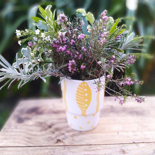 Petit cache-pot jaune, petit vase jaune et blanc, jardinière plante d'intérieur, pot de fleurs petit,