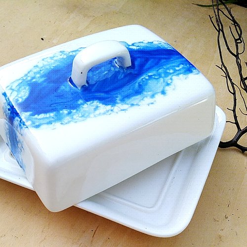 Beurrier en céramique bleu, beurrier bleu et blanc 250 gr, plat à beurre artisanal vague, beurrier en porcelaine océan