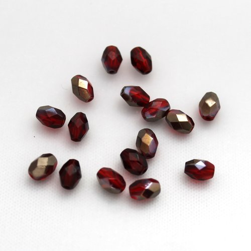 25 olives facettées  rouge et satiné 6 x 4 mm