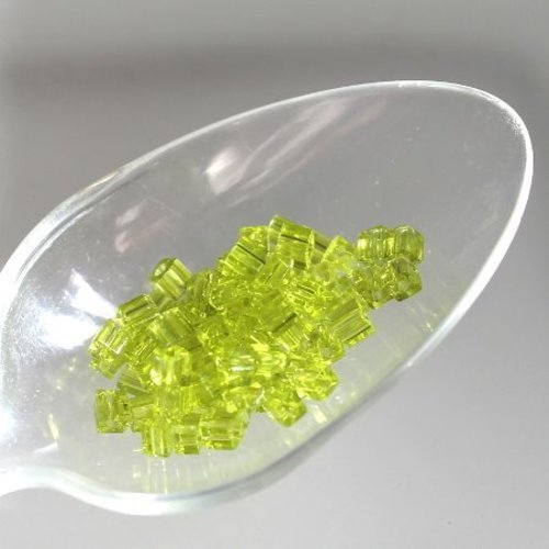 Cube miyuki 10 gr t3  vert clair transparent