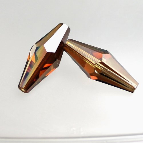 2 toupie allongée en cristal marron 25 x 10 mm