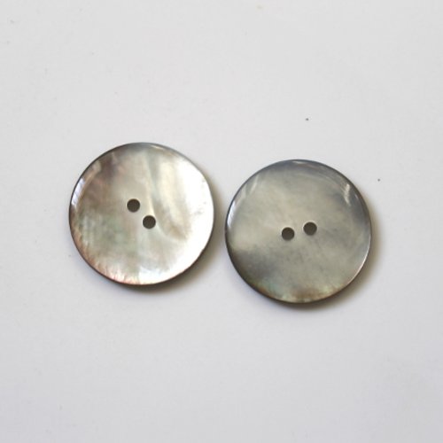 2  boutons en nacre gris ancien 27 mm 