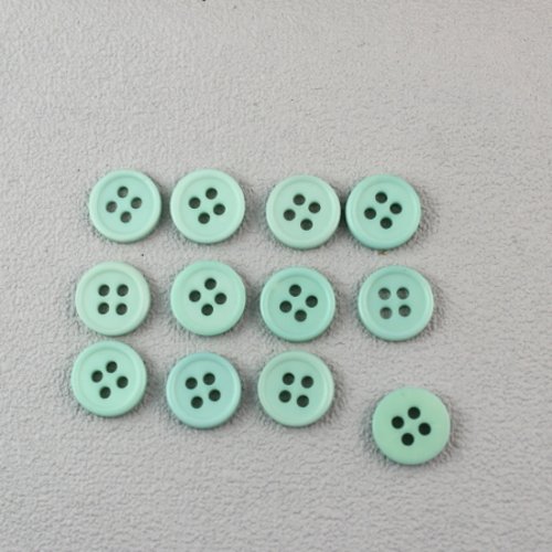 12 petits boutons  synthétique 10 mm