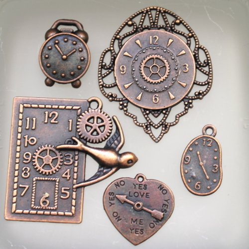 5 breloques, pendentifs, montres en cuivre