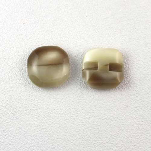 2 boutons synthétiques ancienne 21 x 21 mm beige-marron