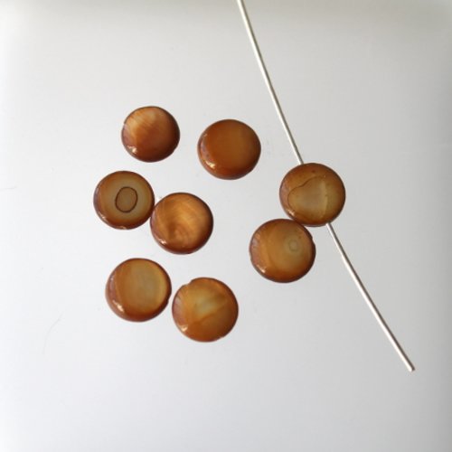 Perles en nacre teintée, pastille 8-9 mm lot de 20