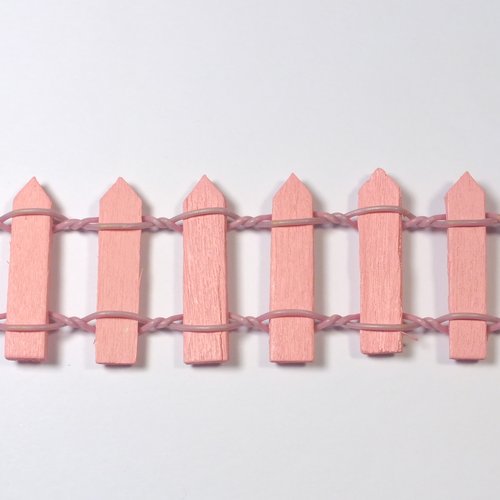 Miniature en bois : barrière rose 11 cm*3 cm 
