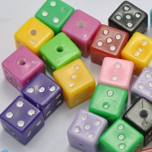 Lot 20 perles acryliques : dés à jouer  multicolore 7mm (01)