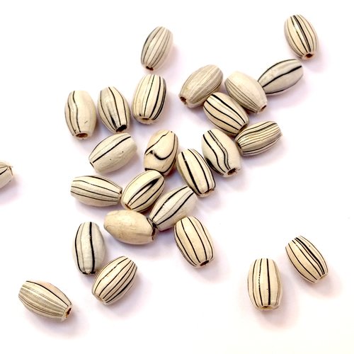 Lot 20 perles bois : olives écru/noir marbré 8*5mm 