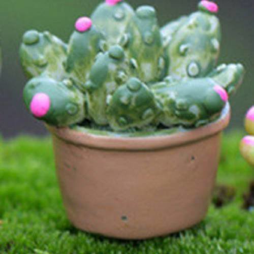 Miniature en resine : cactus hauteur 2cm 