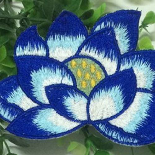 Applique tissu thermocollant : fleur nénuphar bleu 130*90mm 