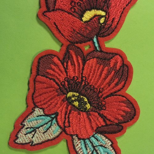Applique tissu thermocollant : fleur rouge 9*6cm (05)