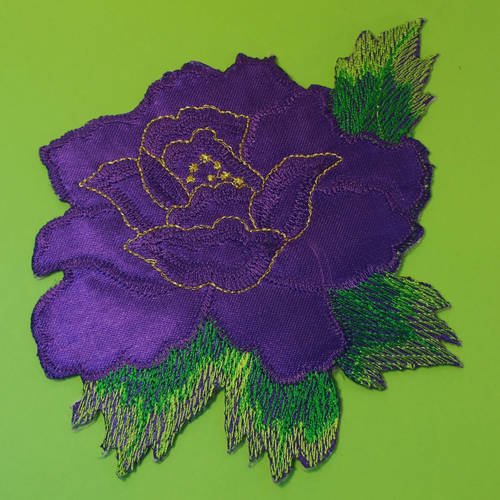 Applique tissu thermocollant : fleur violette 150*130mm 