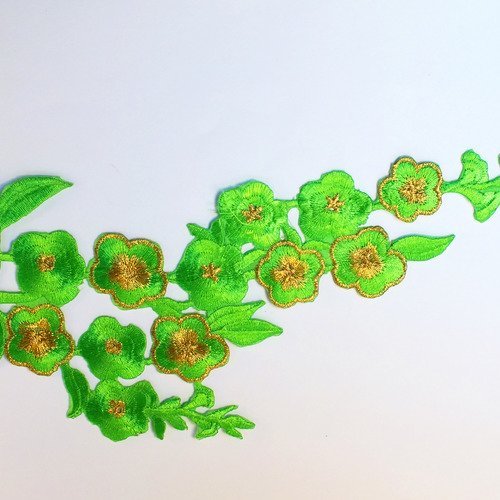 Applique tissu thermocollant : fleur verte/dorée 260*110mm 