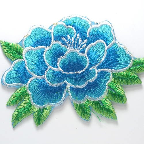 Applique tissu thermocollant : fleur bleu 85*55mm 