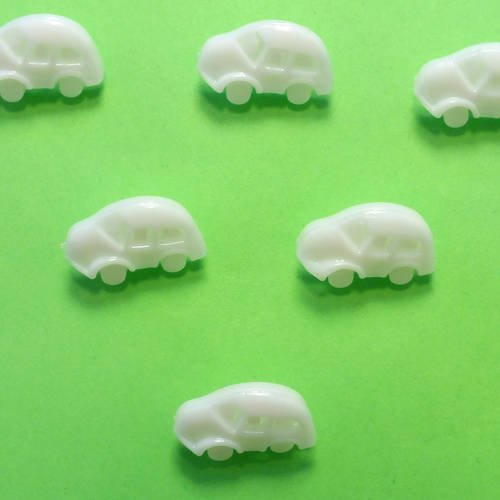 Lot 6 boutons : voiture blanche 17mm 