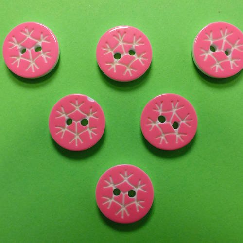 Lot 6 boutons : rond motif flocon rose clair 13mm 