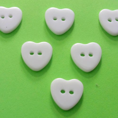 Lot 6 boutons acrylique : coeur blanc 13*12mm (02)