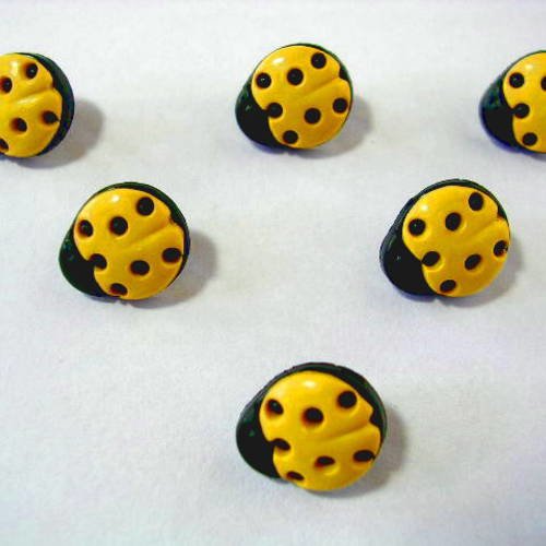 Lot 6 boutons : coccinelle jaune 11mm 