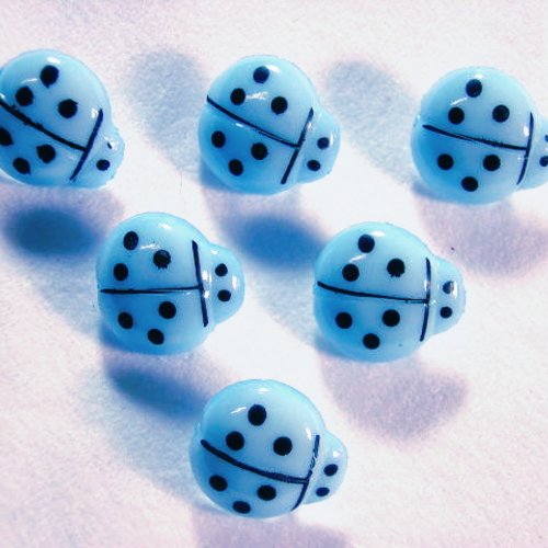 Lot 6 boutons acryliques : coccinelle bleu  14*13mm