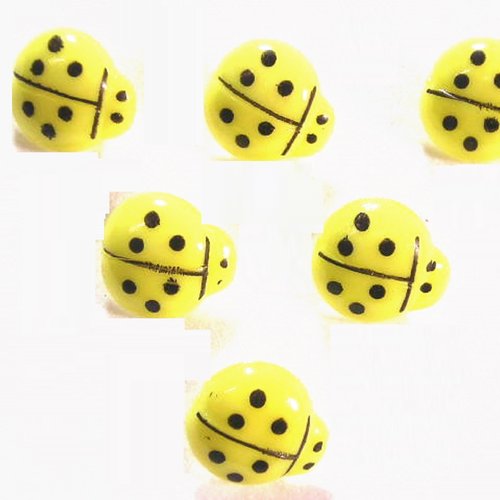 Lot 6 boutons acryliques : coccinelle  jaune clair/noire 14*13mm