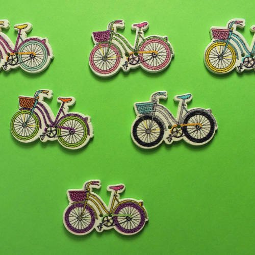 Lot 6 boutons bois : vélo multicolore 31*20mm  (01)